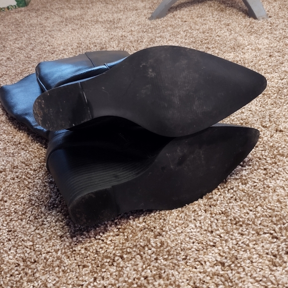 Shoedazzle Ynez black faux leather pointed toe wedge boots - Picture 12 of 16